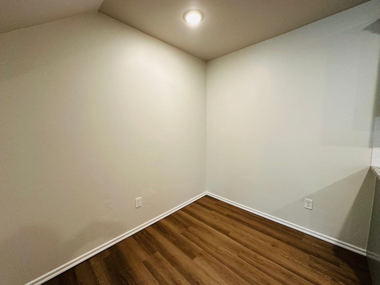 10810 Nw 119th Pl - Photo 7 of 38