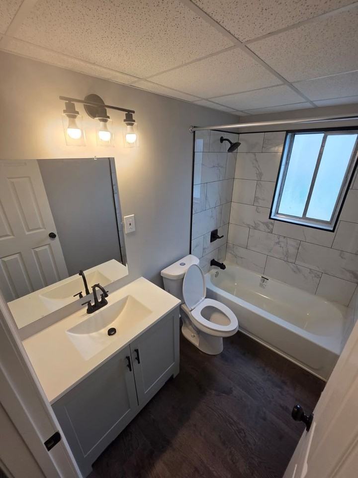 640 Glendale Pl Se - Photo 5 of 17