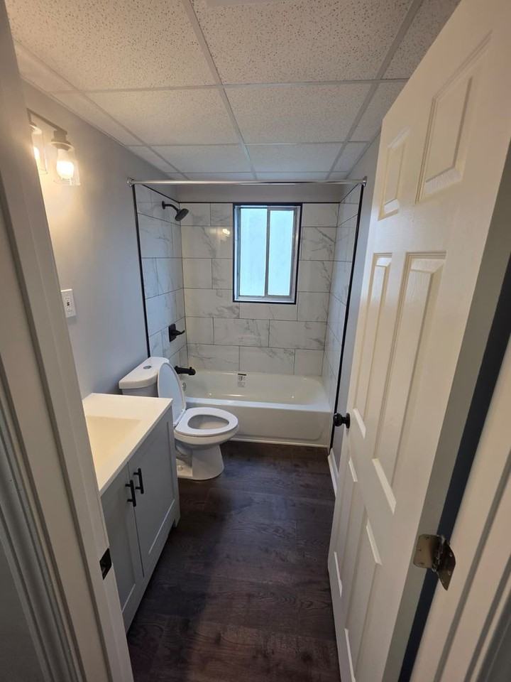 640 Glendale Pl Se - Photo 6 of 17