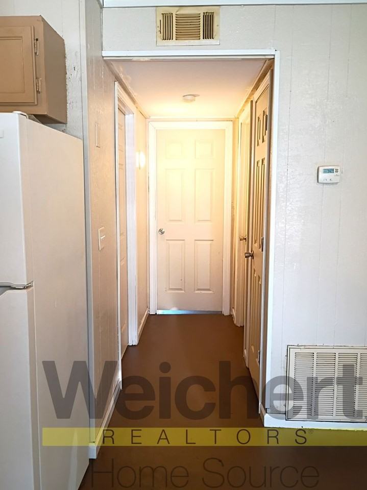 302 N 10th Ave - Photo 4 of 11