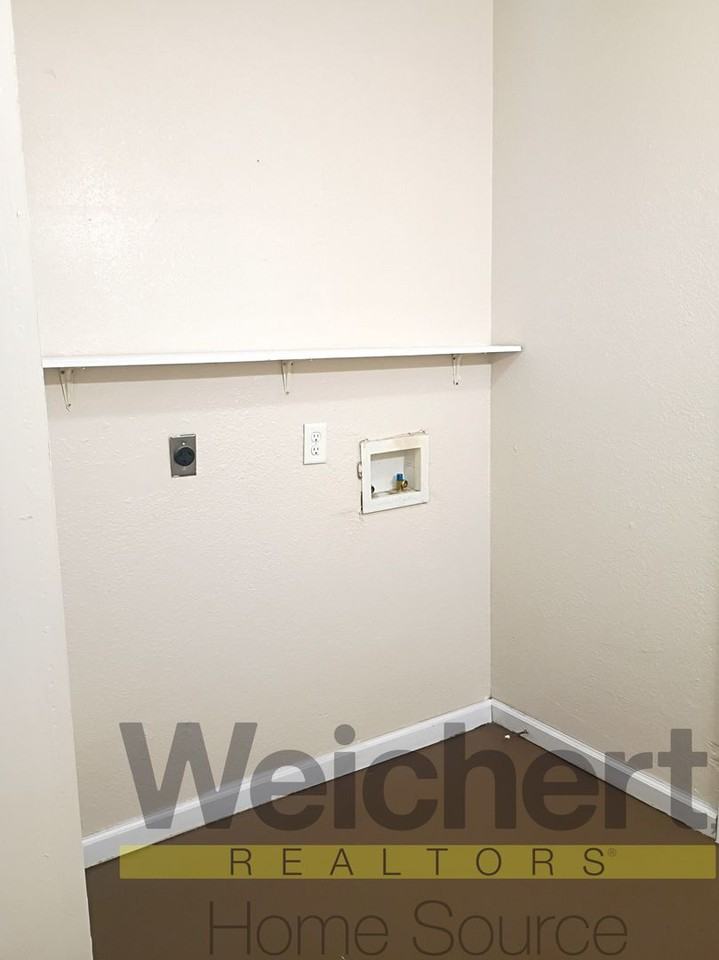 302 N 10th Ave - Photo 7 of 11