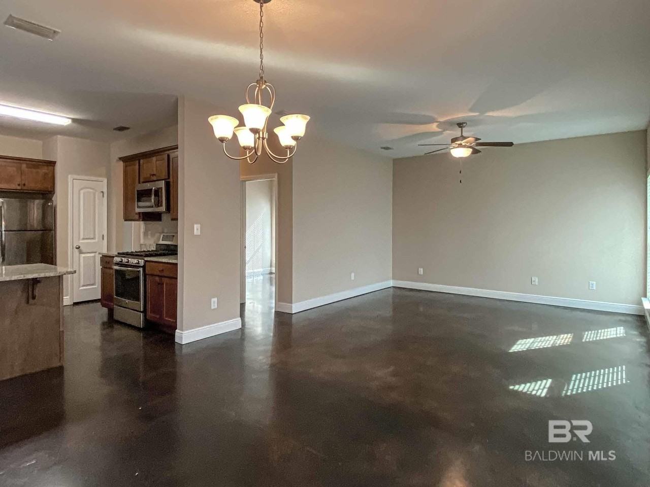 12919 Churchill Dr #B - Photo 3 of 14