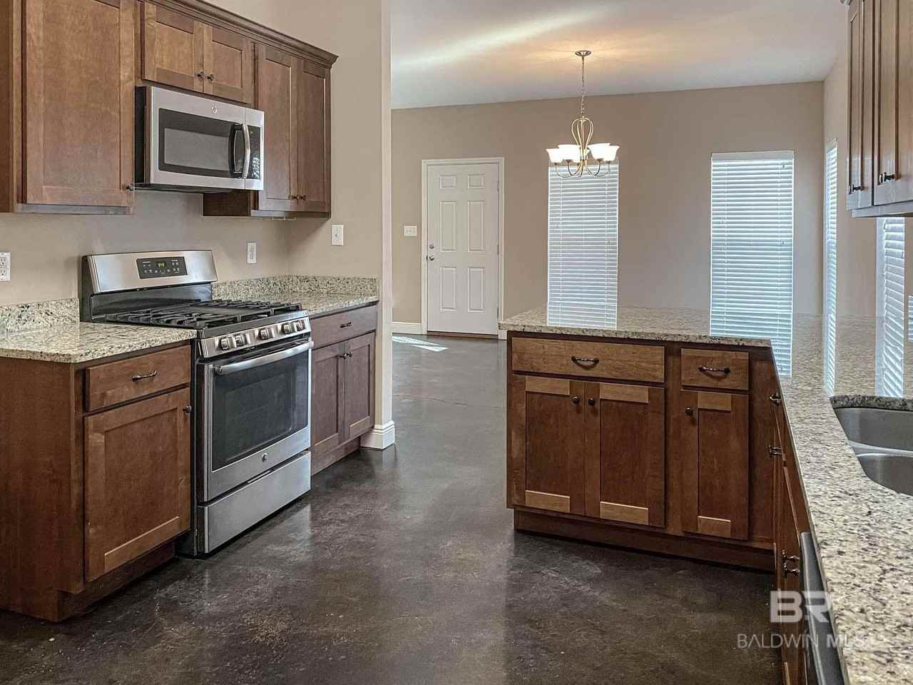 12919 Churchill Dr #B - Photo 4 of 14