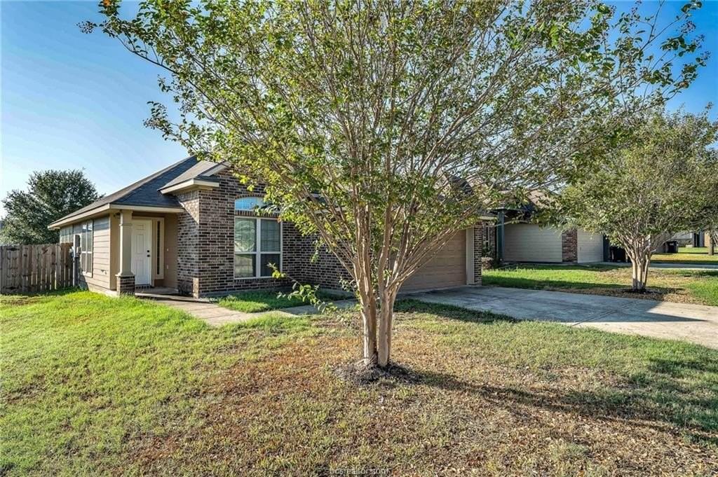 4142 Whispering Creek Dr - Photo 2 of 21