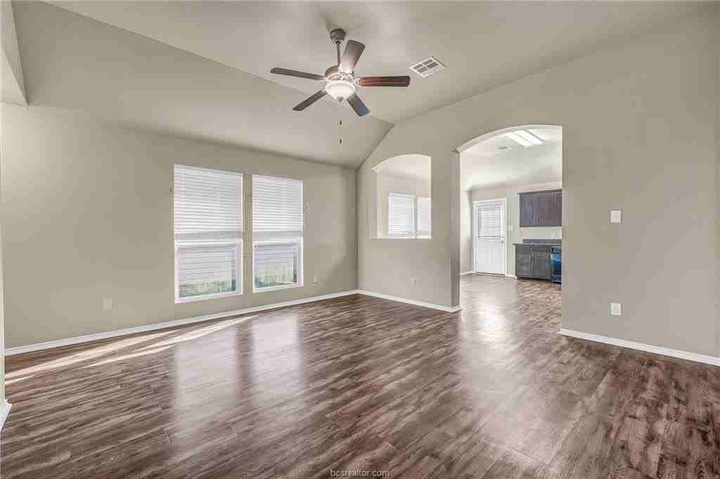 4142 Whispering Creek Dr - Photo 4 of 21