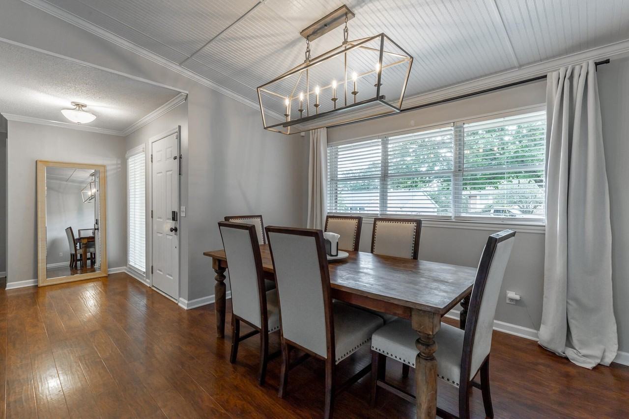 1325 Highland Rd - Photo 4 of 40