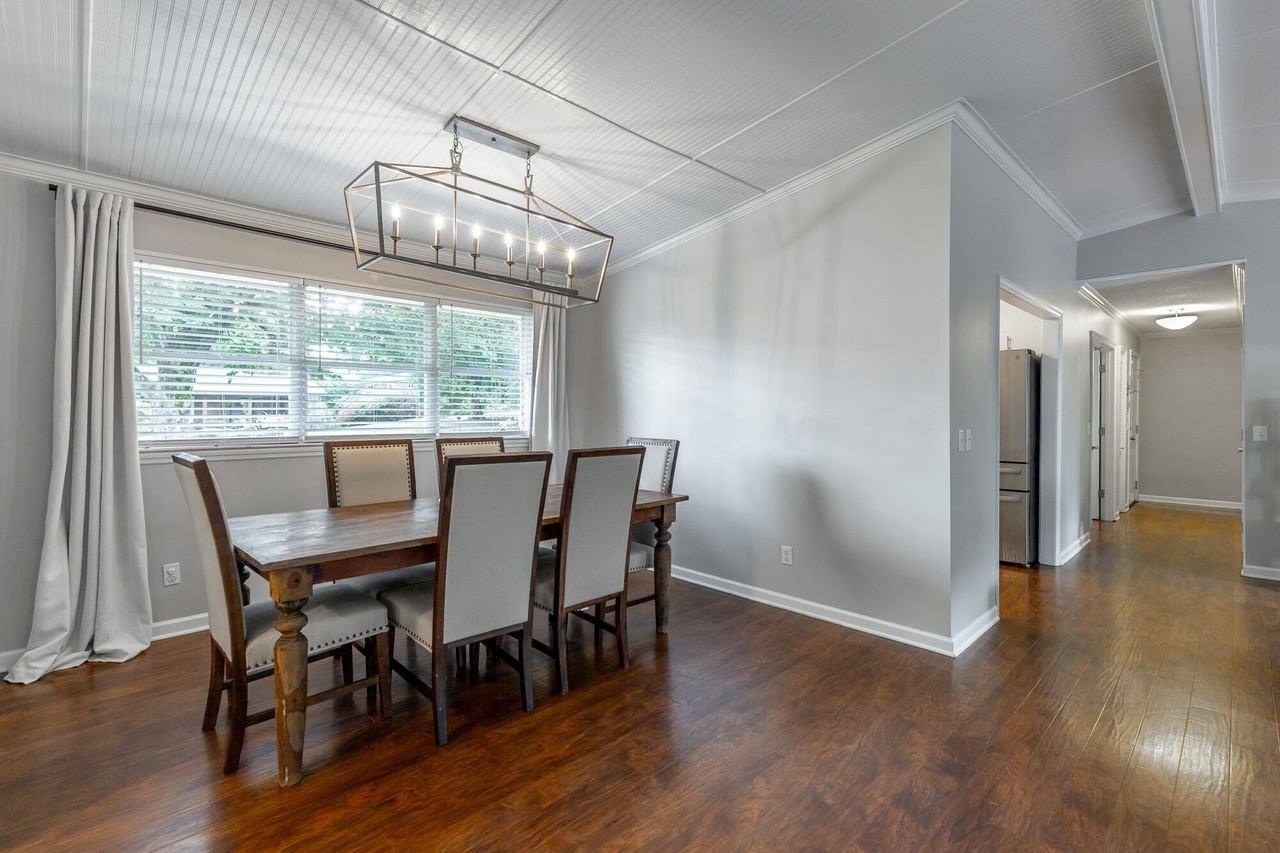 1325 Highland Rd - Photo 5 of 40