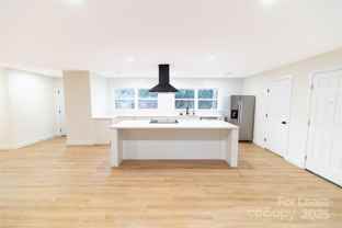 3501 Eastway Dr - Photo 1 of 1