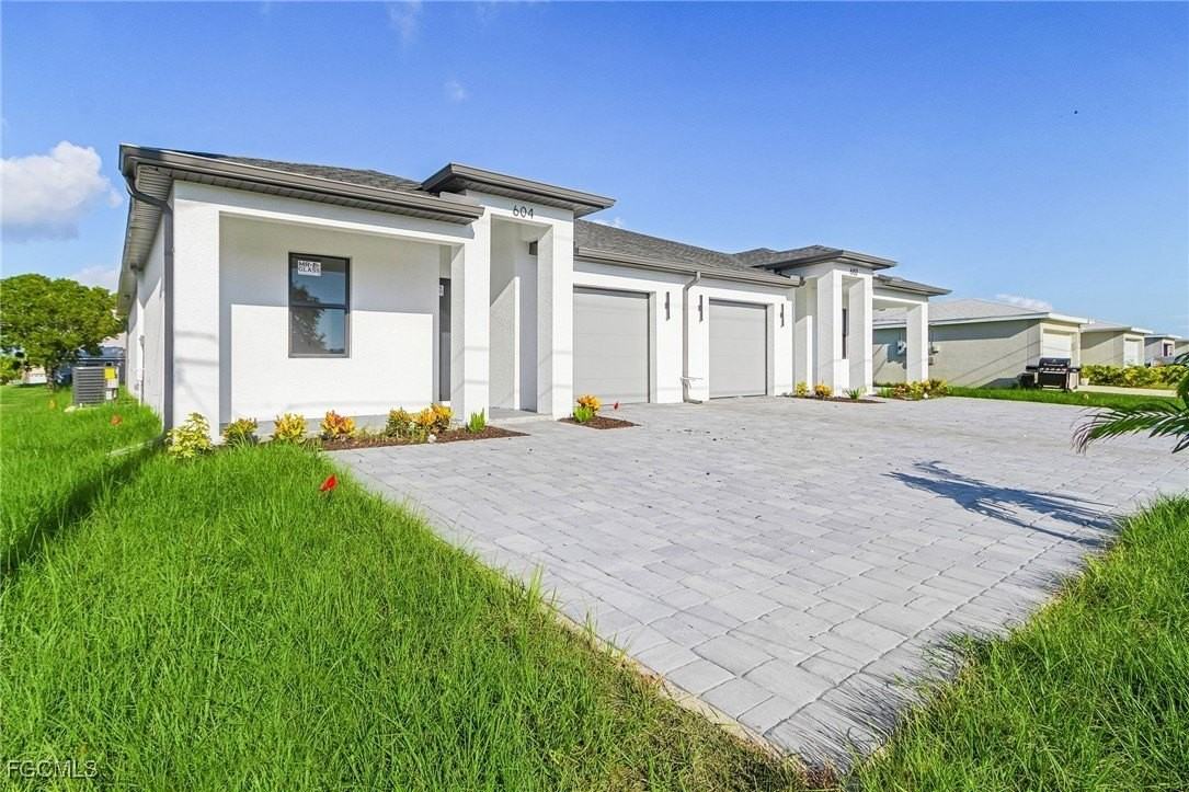 602/604 SW 8th Place - Photo 3 of 21