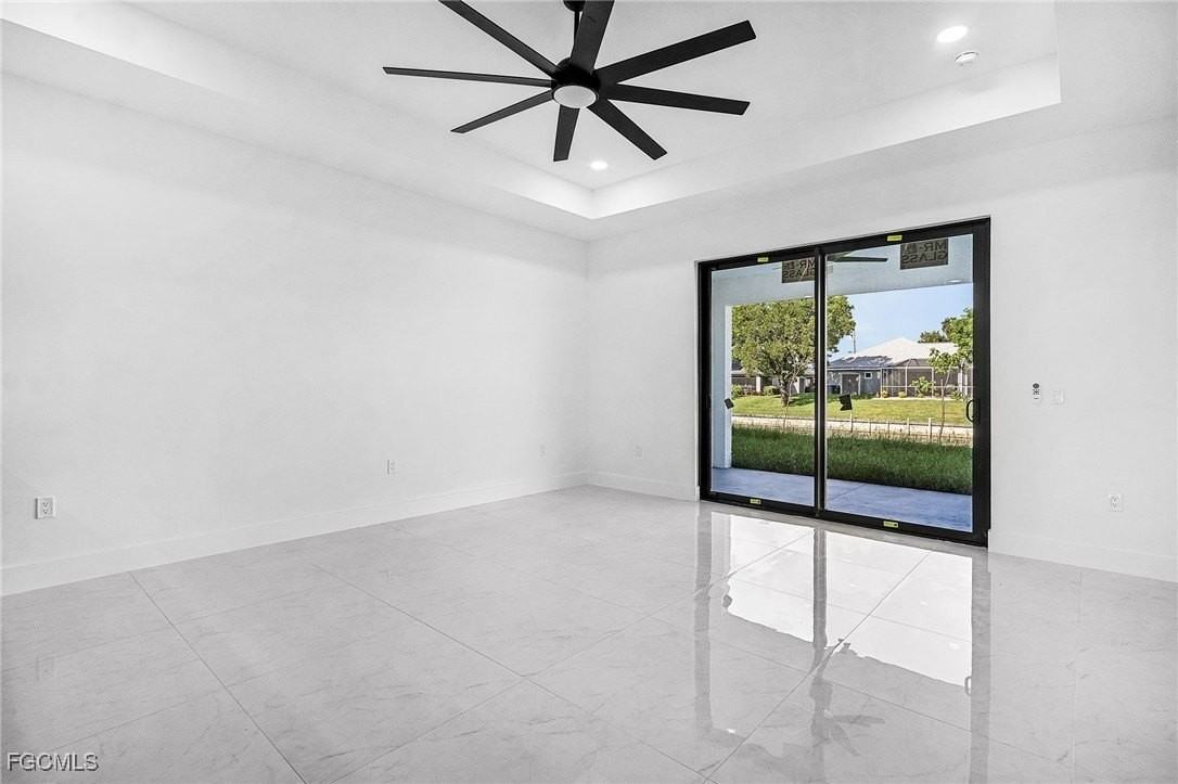 602/604 SW 8th Place - Photo 5 of 21