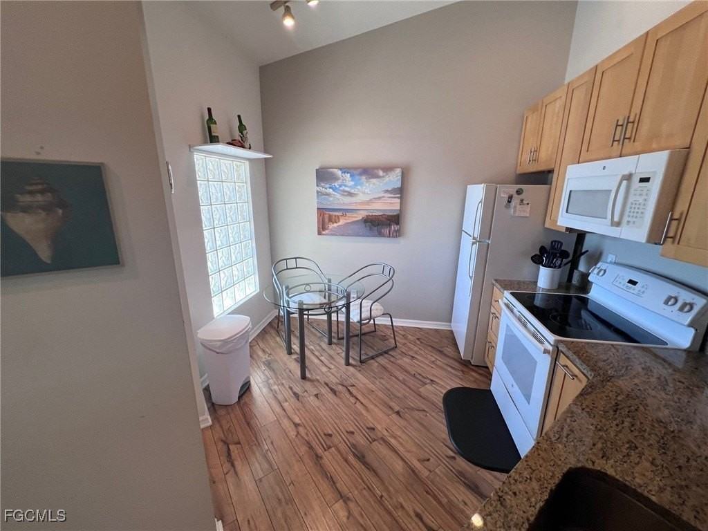 12061 Summergate Cir Apt 204 #204 - Photo 4 of 12