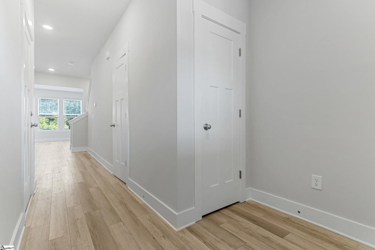 1031 Millison Pl - Photo 5 of 38