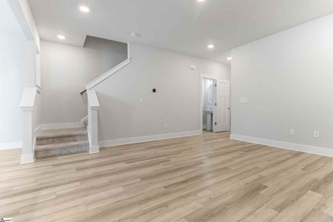 1031 Millison Pl - Photo 7 of 38