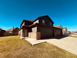 featured image of 10808 Nw 119th Pl