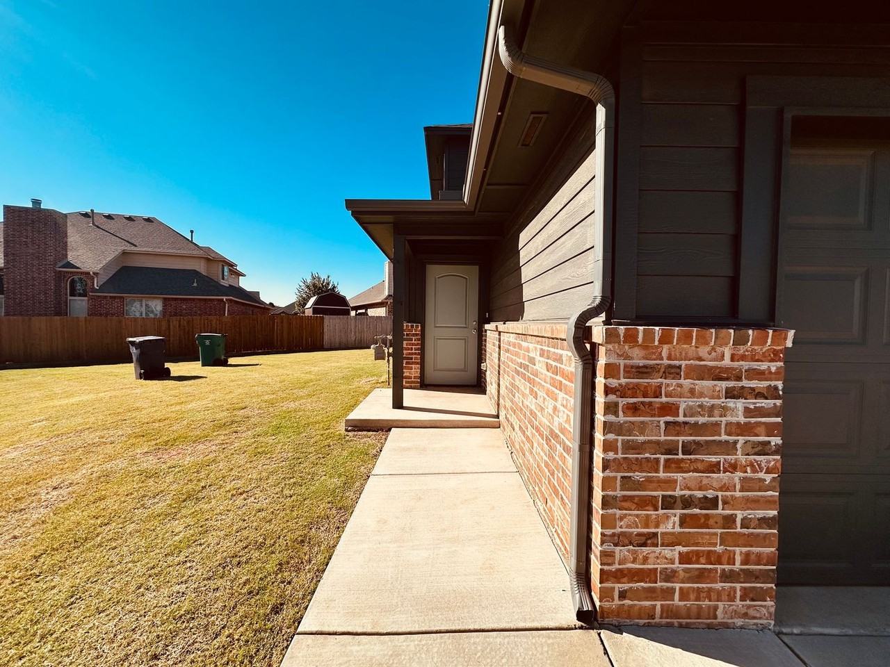 10808 Nw 119th Pl - Photo 3 of 39