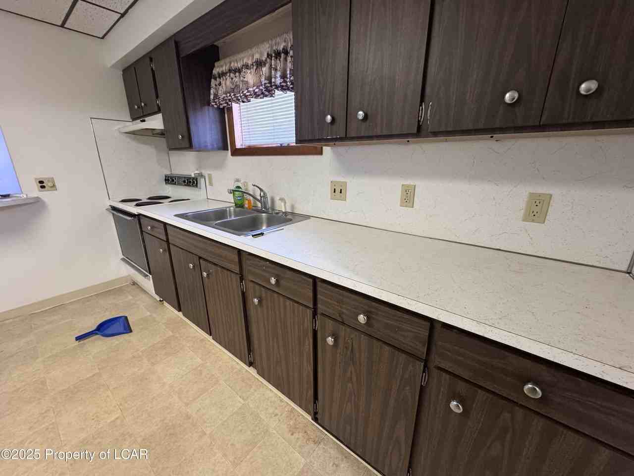 36 Wilkes Ln - Photo 2 of 9