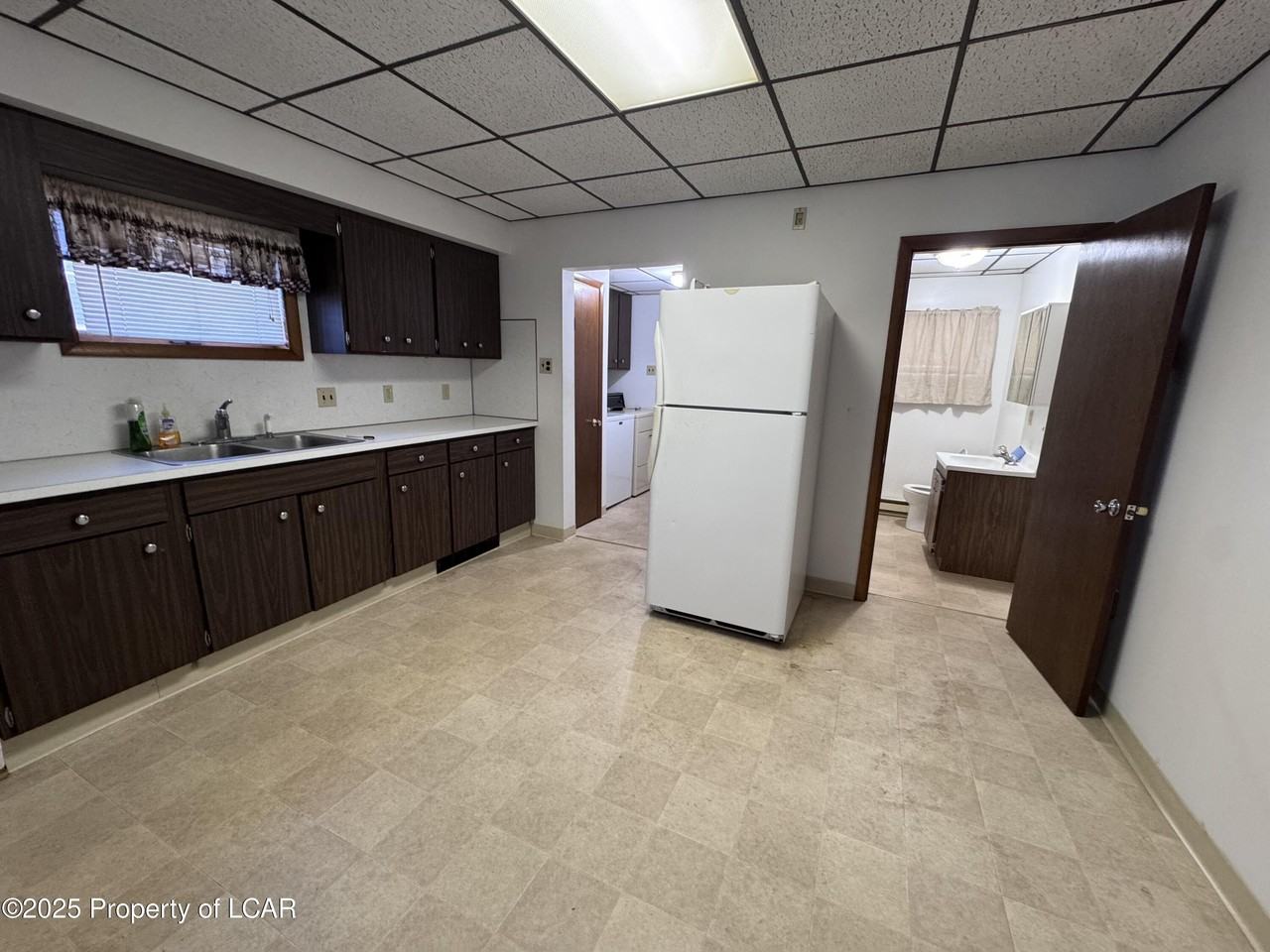 36 Wilkes Ln - Photo 3 of 9