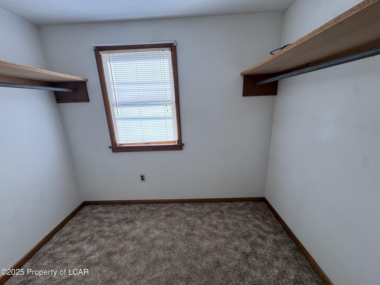 36 Wilkes Ln - Photo 5 of 9