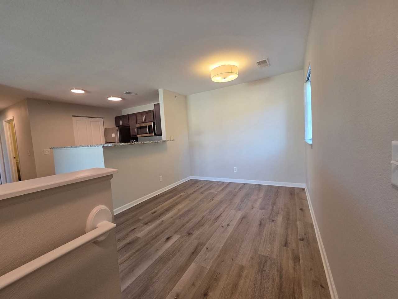 Eaglebrook Apartments - Photo 4 of 33