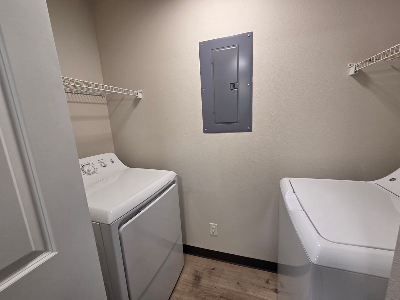 Eaglebrook Apartments - Photo 6 of 33