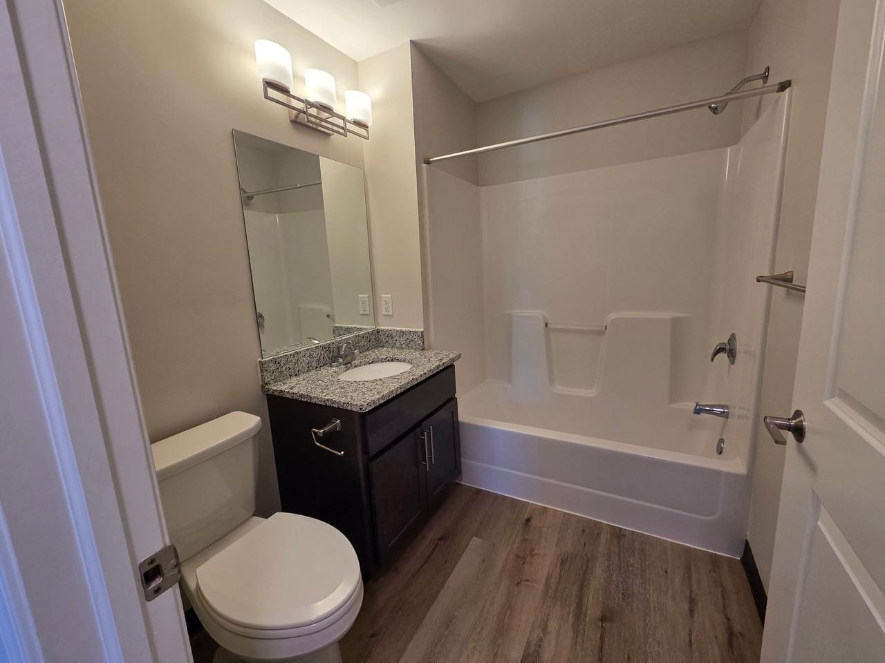 Eaglebrook Apartments - Photo 7 of 33