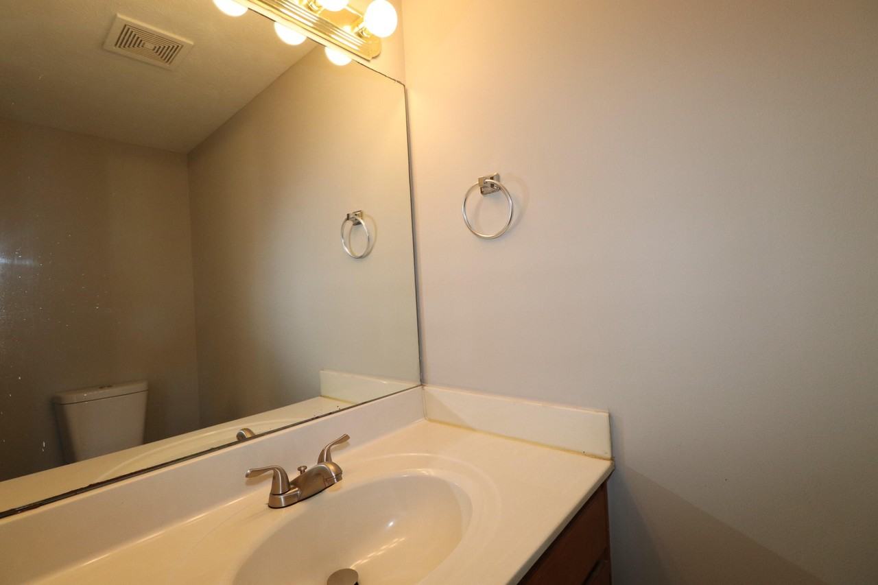 633 Miles Rd - Photo 6 of 22