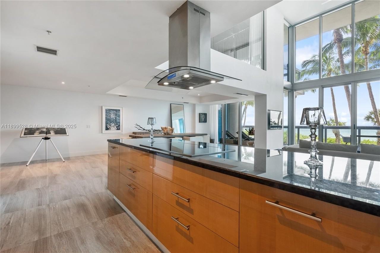 6899 Collins Ave #202 - Photo 6 of 18