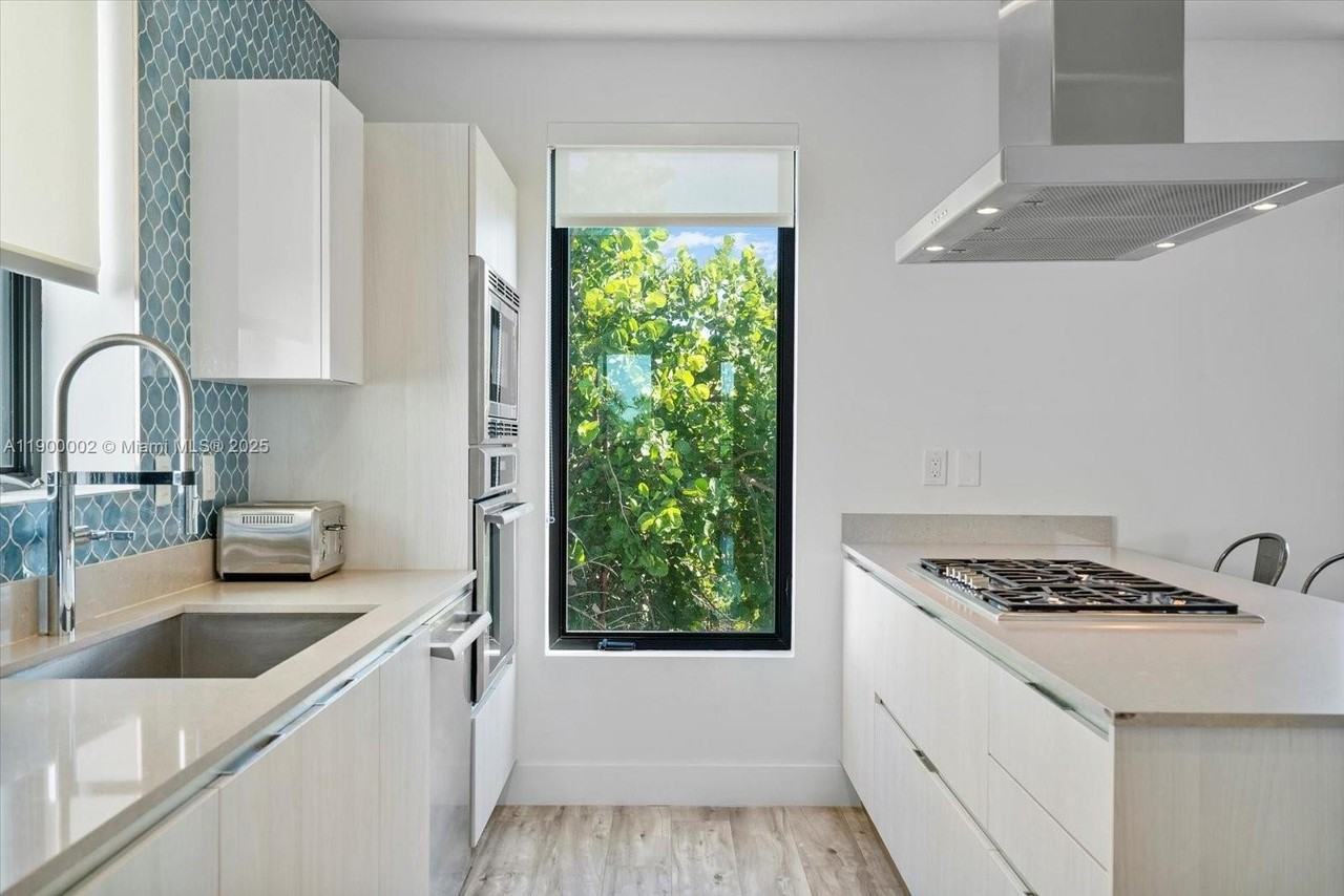 332 Balboa St - Photo 6 of 47