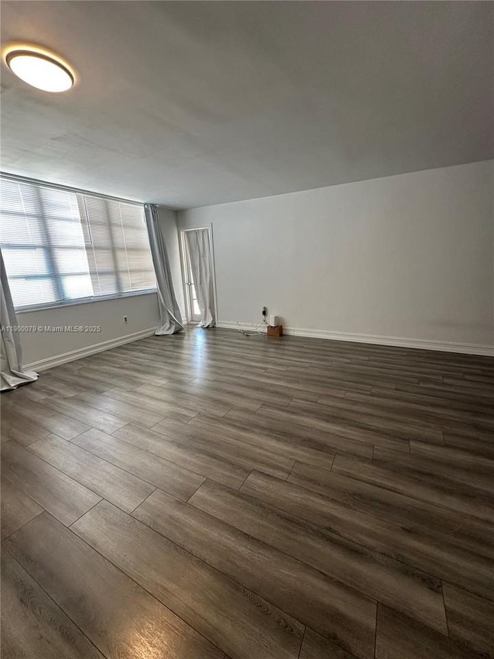 2750 Northeast 183rd Street #PH07 - Photo 3 of 12