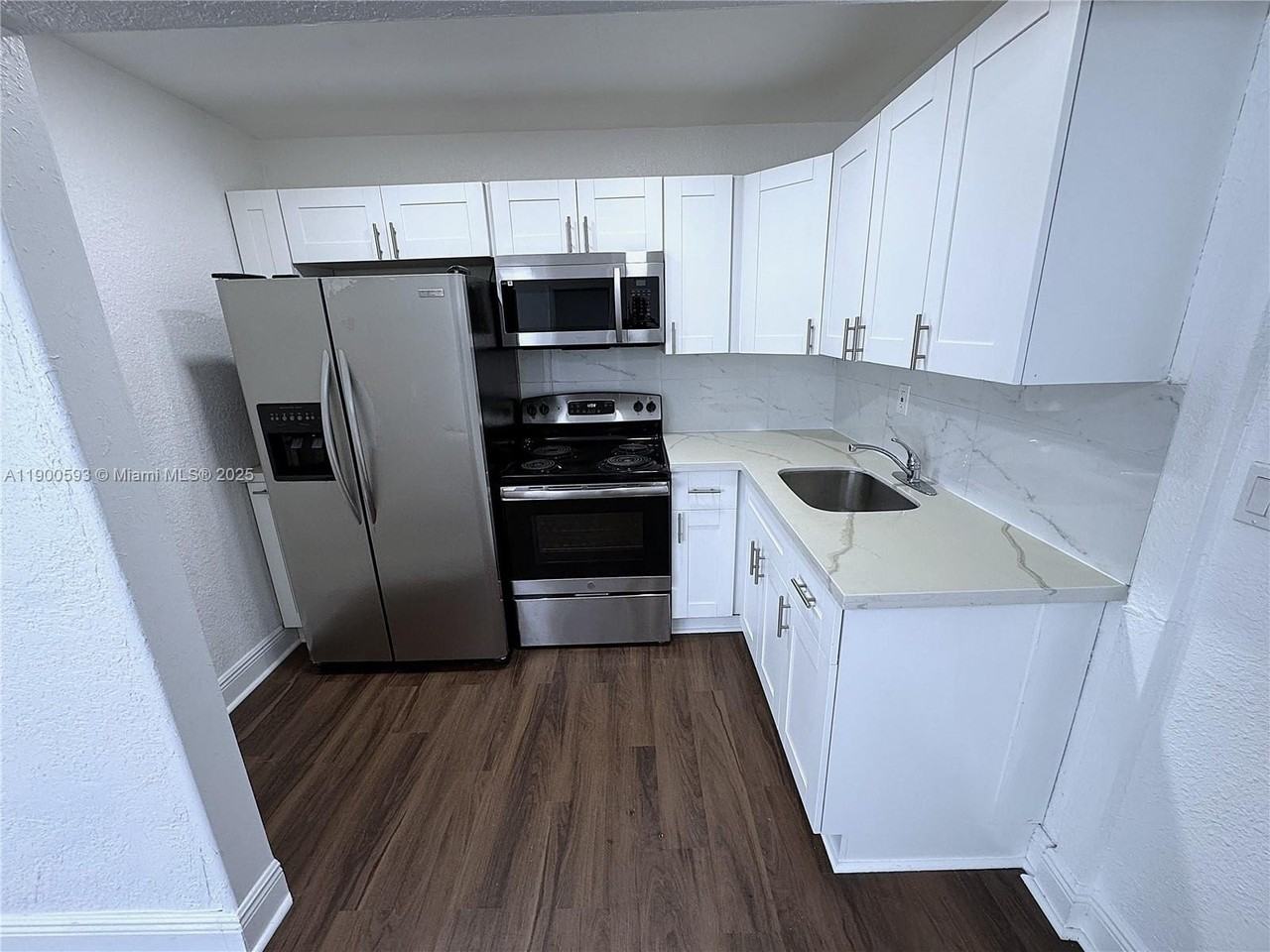 1025 Nw 7th Ave #B - Photo 3 of 8