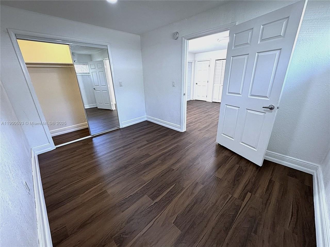 1025 Nw 7th Ave #B - Photo 6 of 8