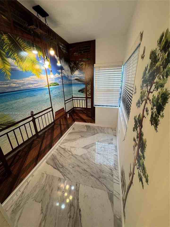 110 Ne 68th St #B - Photo 6 of 7