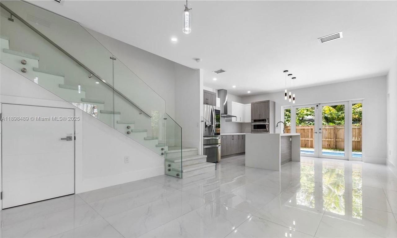 3140 Carter St #SFH - Photo 3 of 8