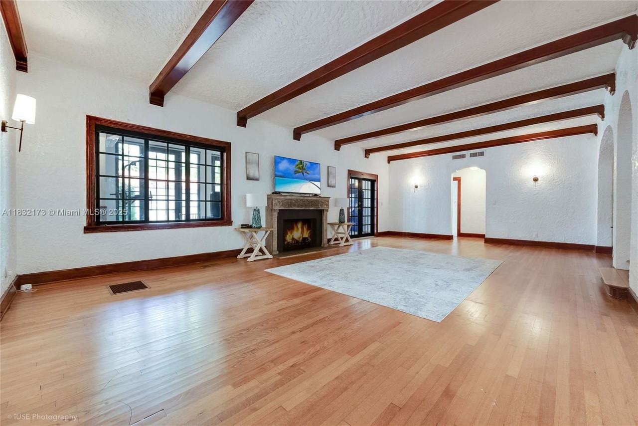 1694 Granada Blvd #SFH - Photo 2 of 8