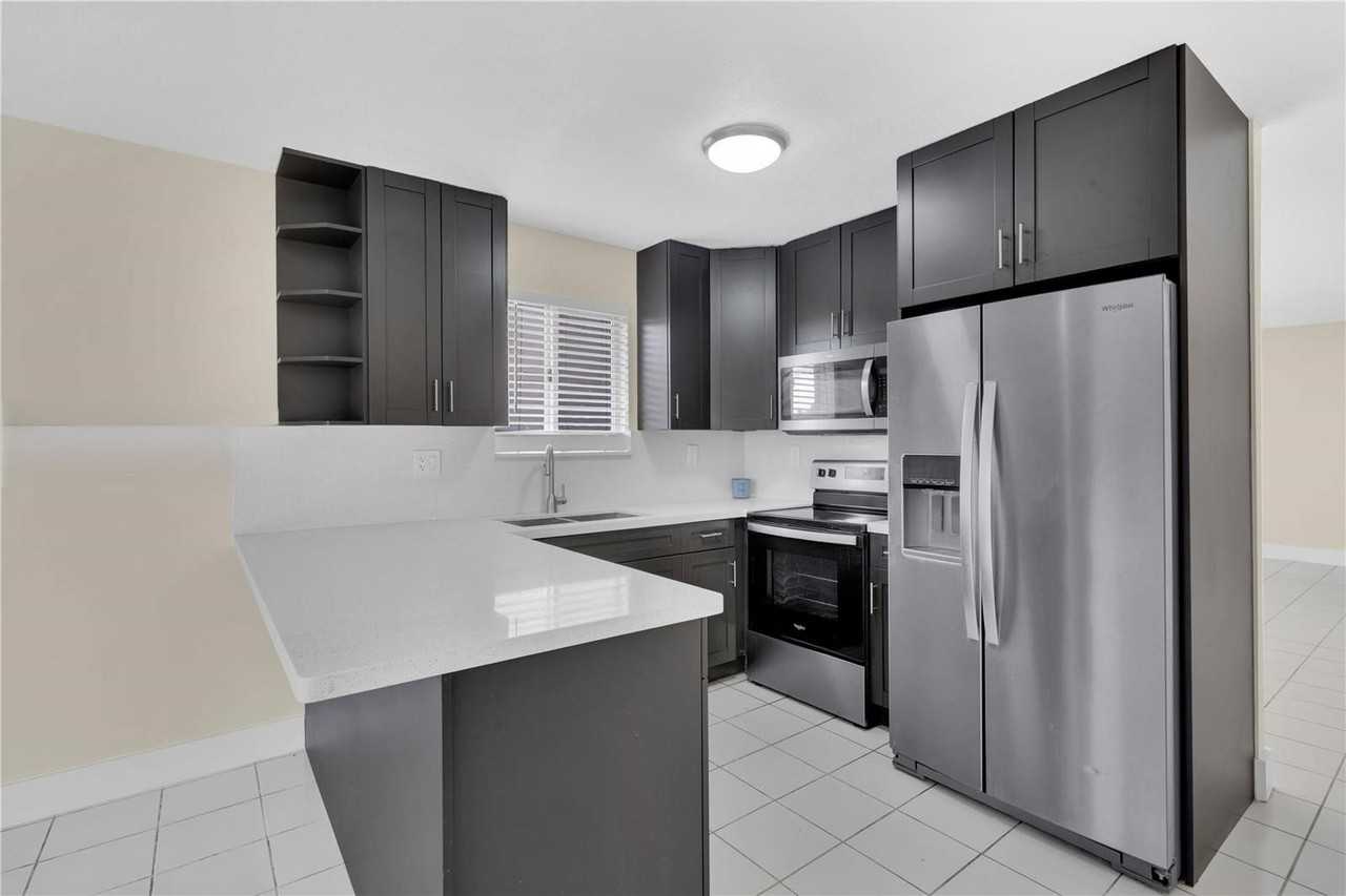 16215 Sw 137th Ct - Photo 5 of 8