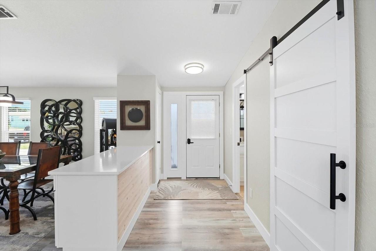 720 Orchid St - Photo 7 of 43