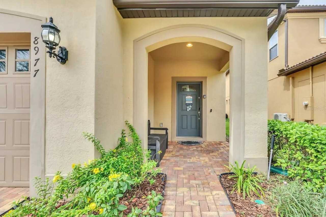 8977 Rhodes St - Photo 3 of 45