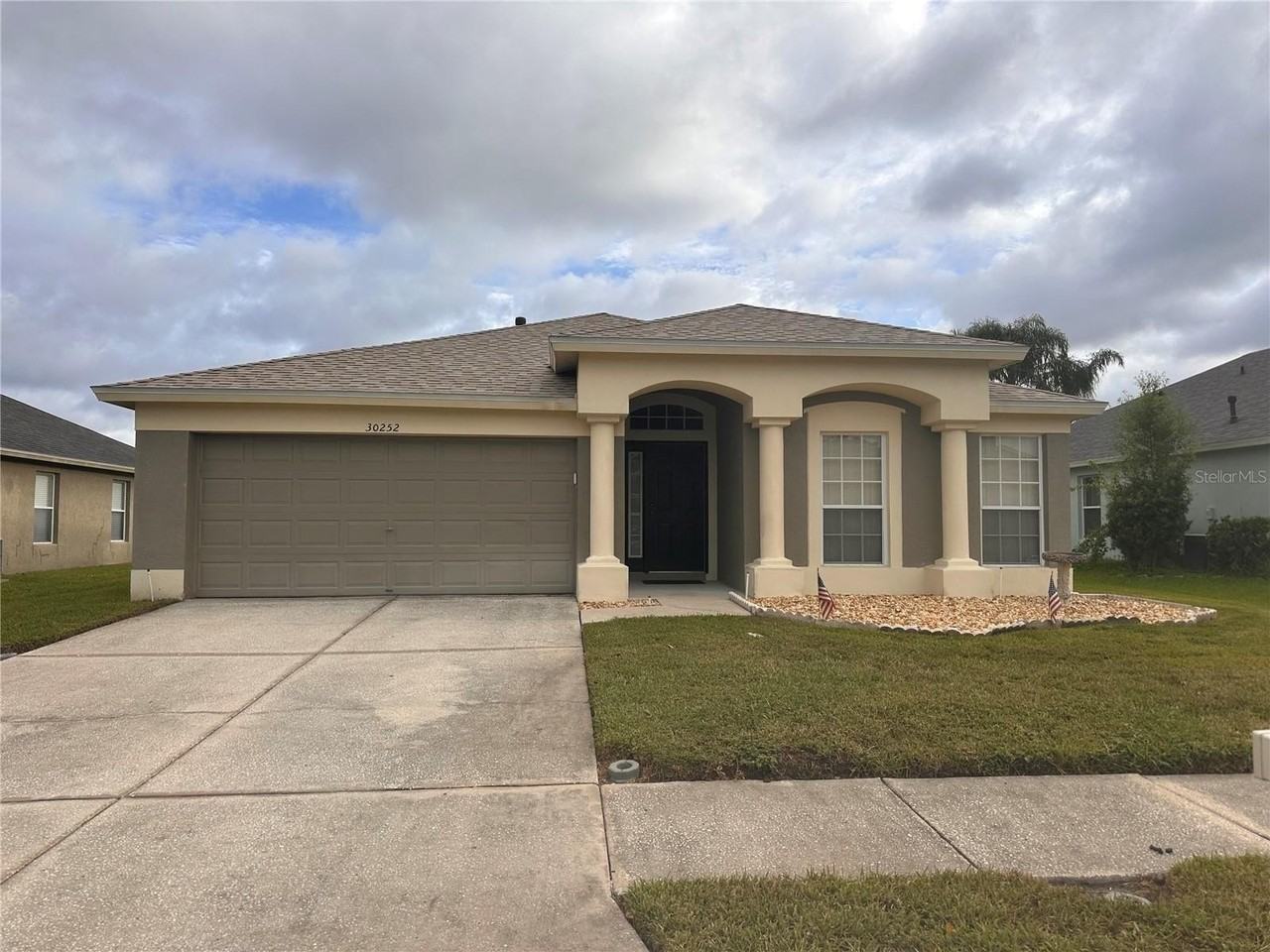 30252 Ingalls Ct - Photo 2 of 25