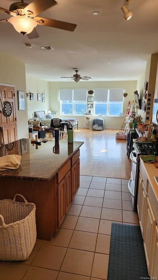 292 Main St - Photo 3 of 9