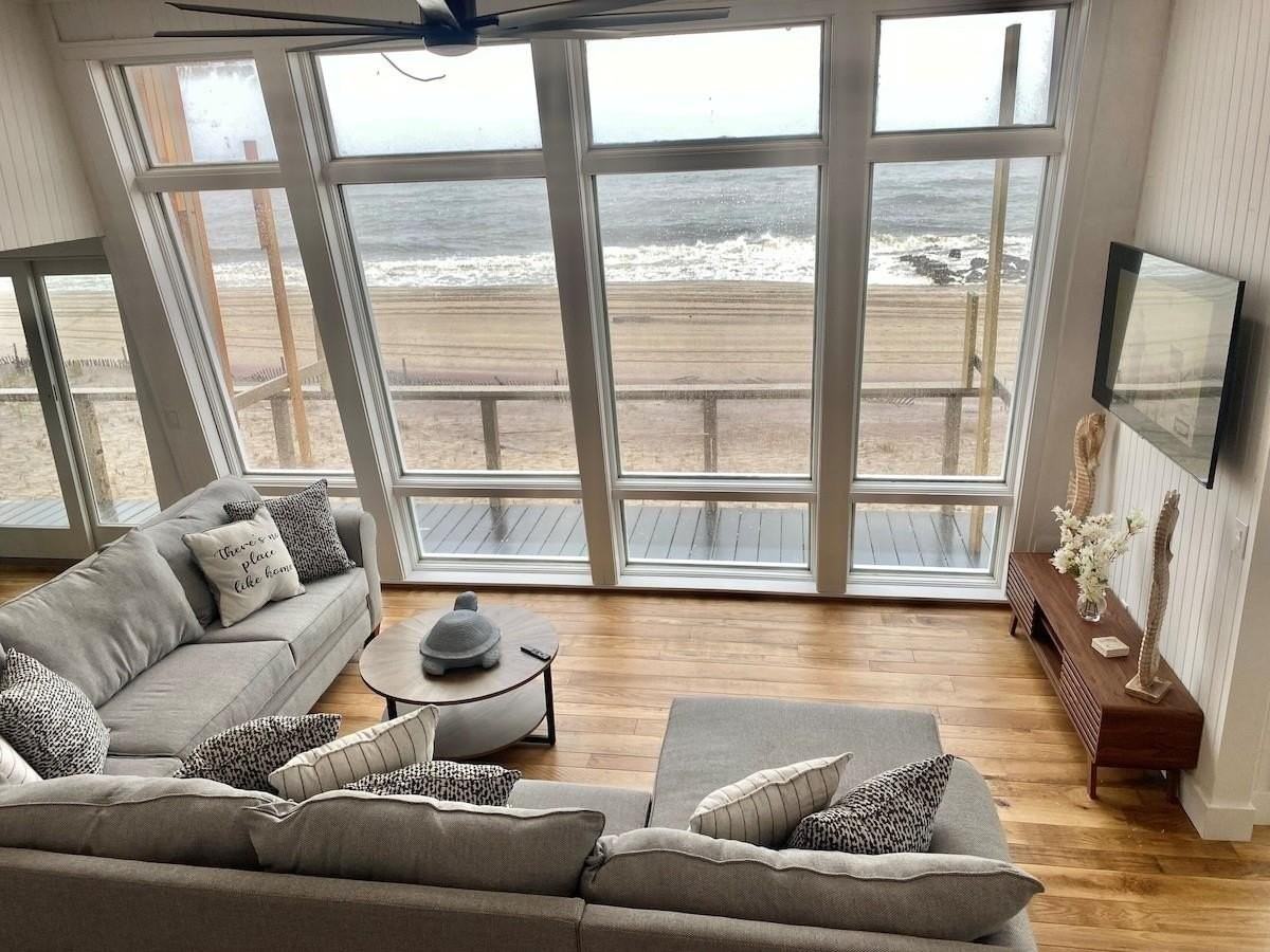 240 Wilmot Rd - Photo 3 of 9