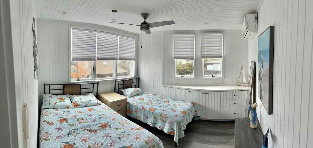 240 Wilmot Rd - Photo 6 of 9