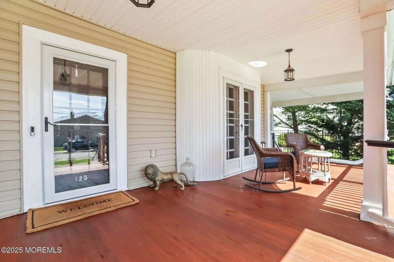 125 Morris Ave - Photo 3 of 34