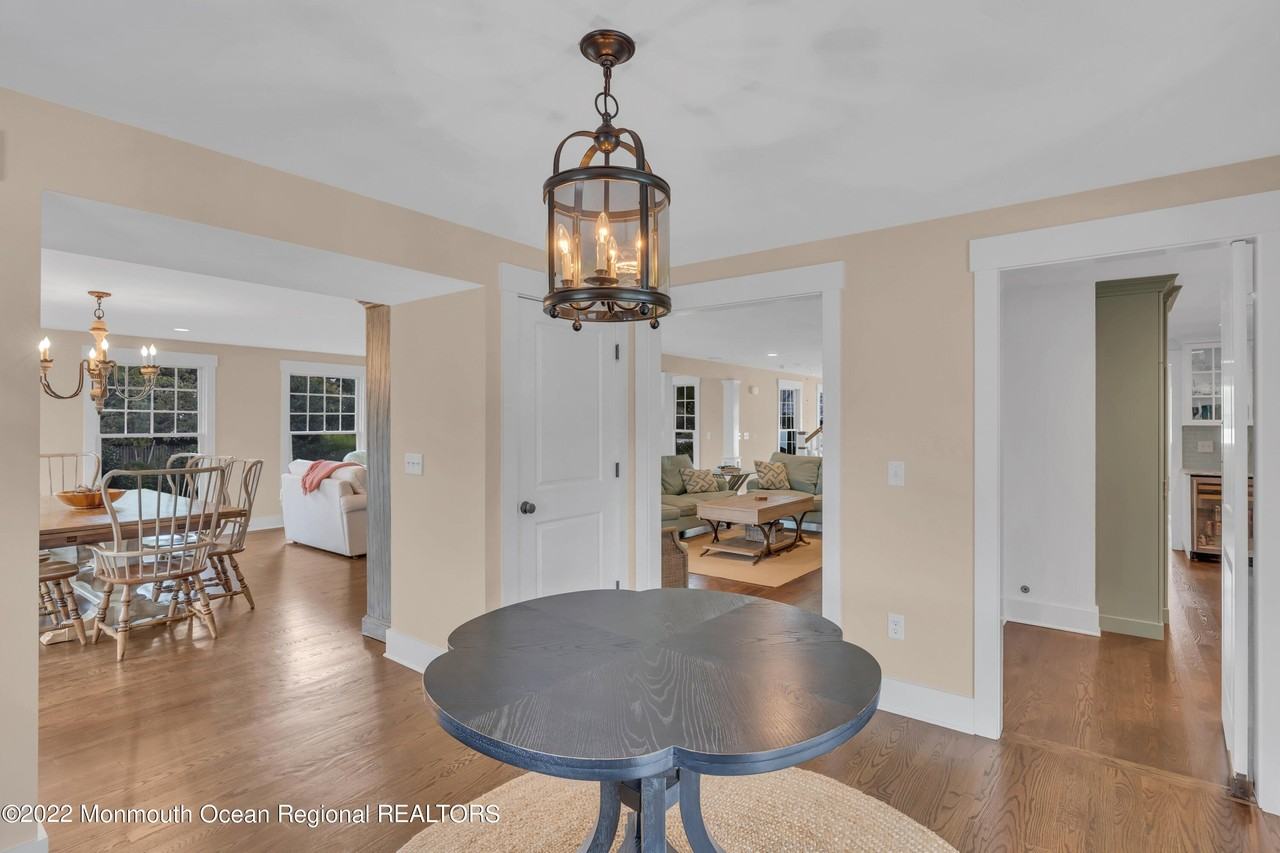 35 Bristol Pl - Photo 3 of 23