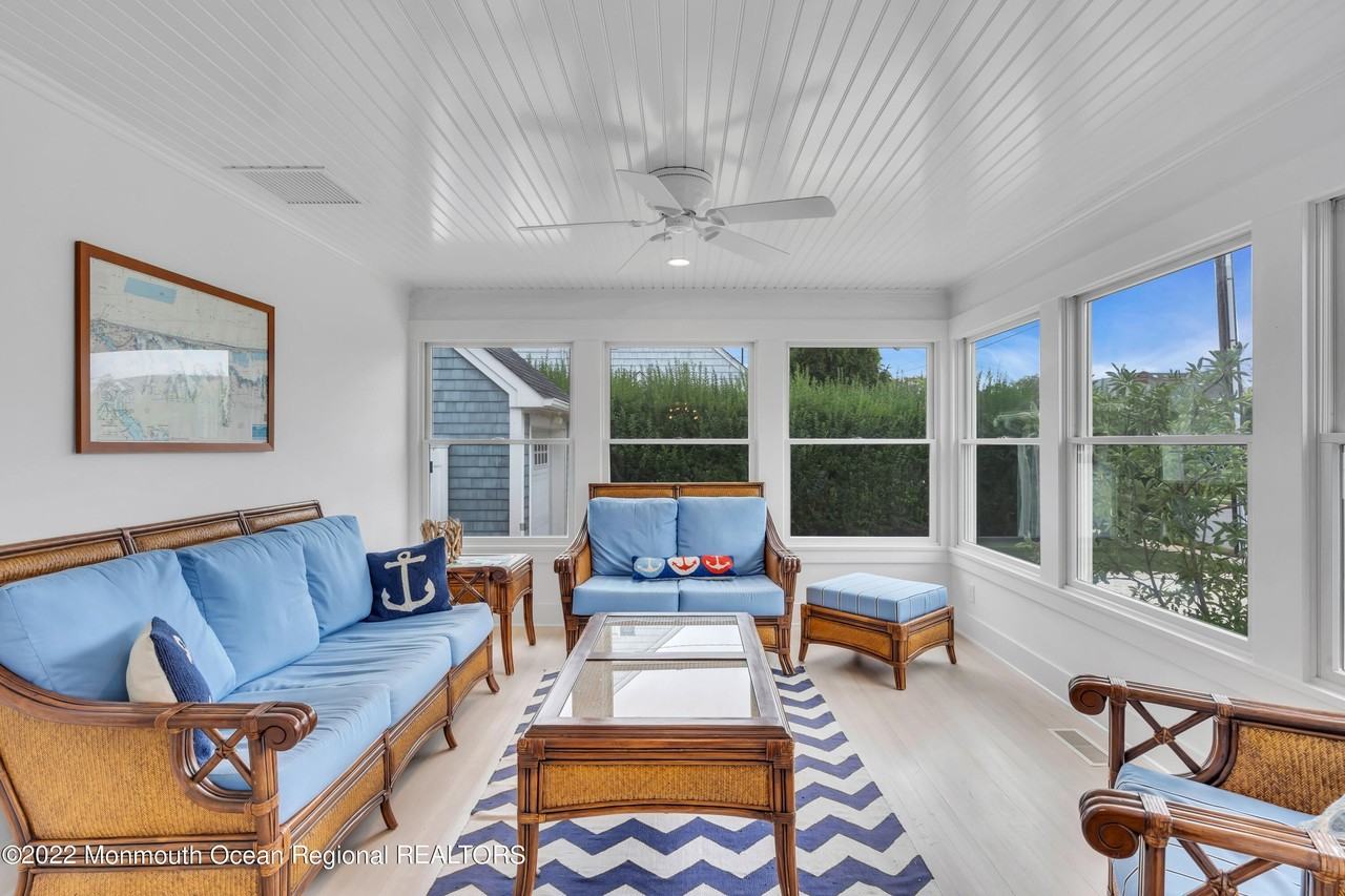 35 Bristol Pl - Photo 4 of 23