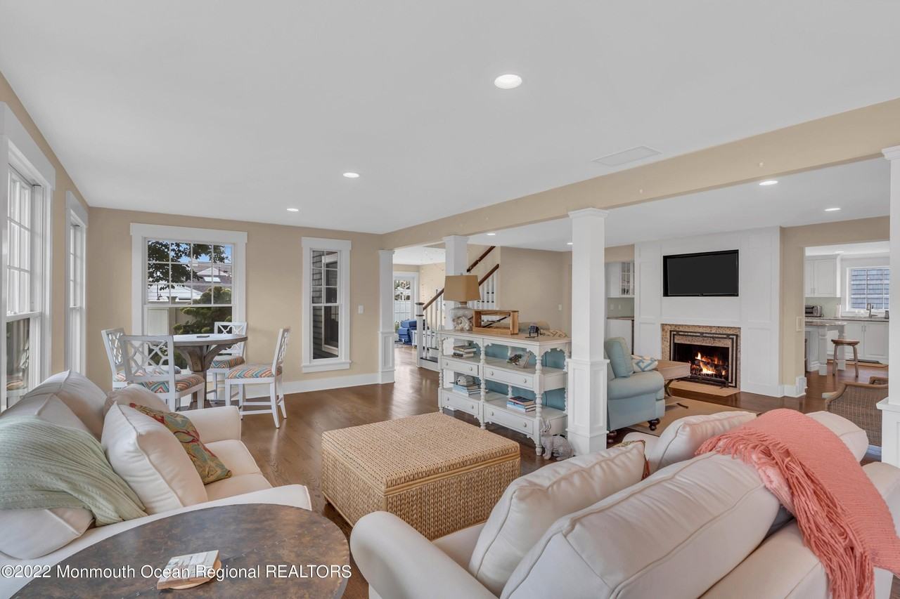 35 Bristol Pl - Photo 7 of 23