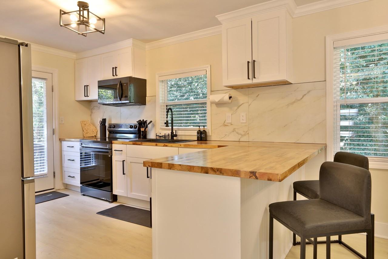 Holly Hill Dr - Photo 3 of 17