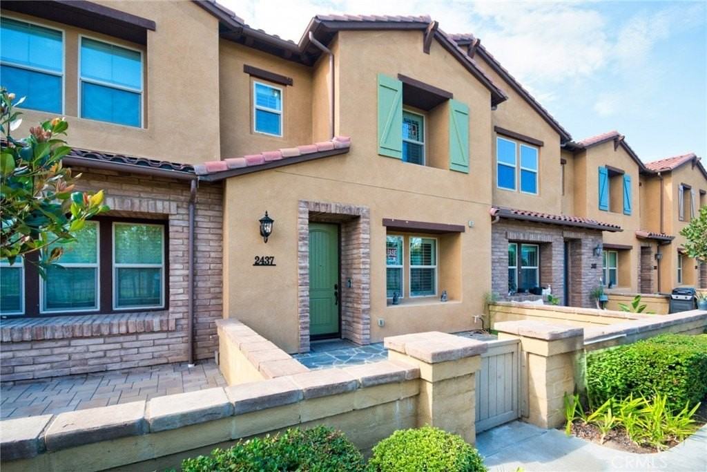 2437 Sanabria Ln - Photo 5 of 36