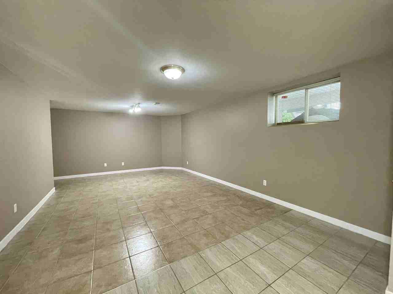 16737 85 Avenue - Photo 3 of 12