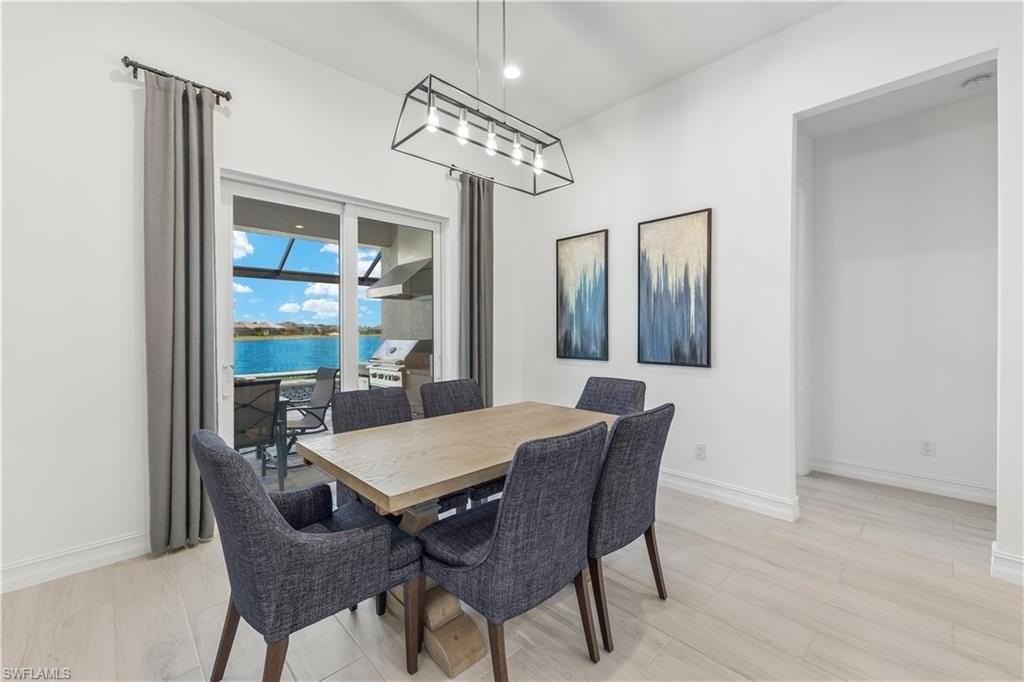 14265 Laguna Springs Ln - Photo 6 of 40