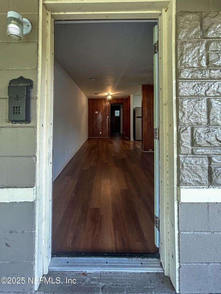 3220 Myra St - Photo 2 of 19